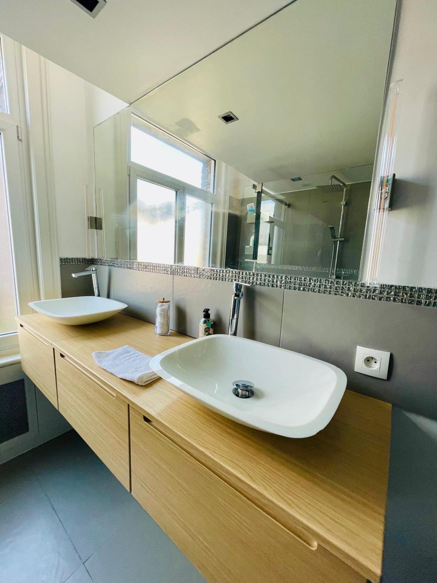 Le 52 - Appartement Haut De Gamme Plein Centre Lille - Parking 외부 사진